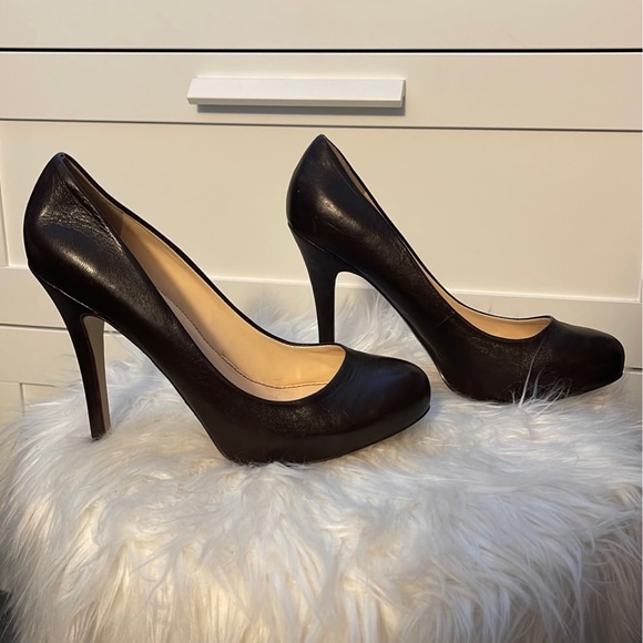 10 Items for $20- Marc Fisher Brown Leather Pumps - Picture 6 of 6